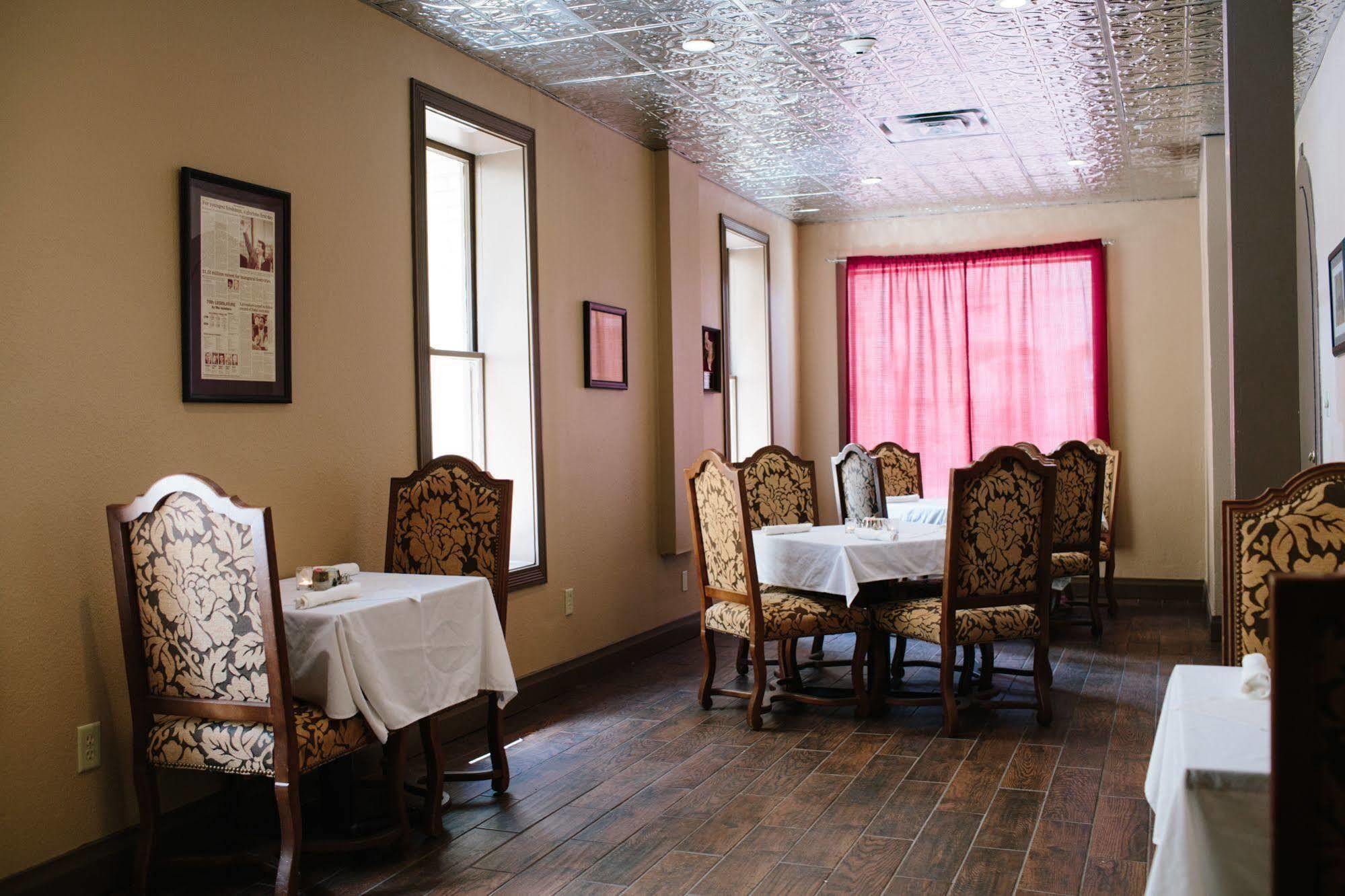 The Alcalde By Oyo Hotel 2*